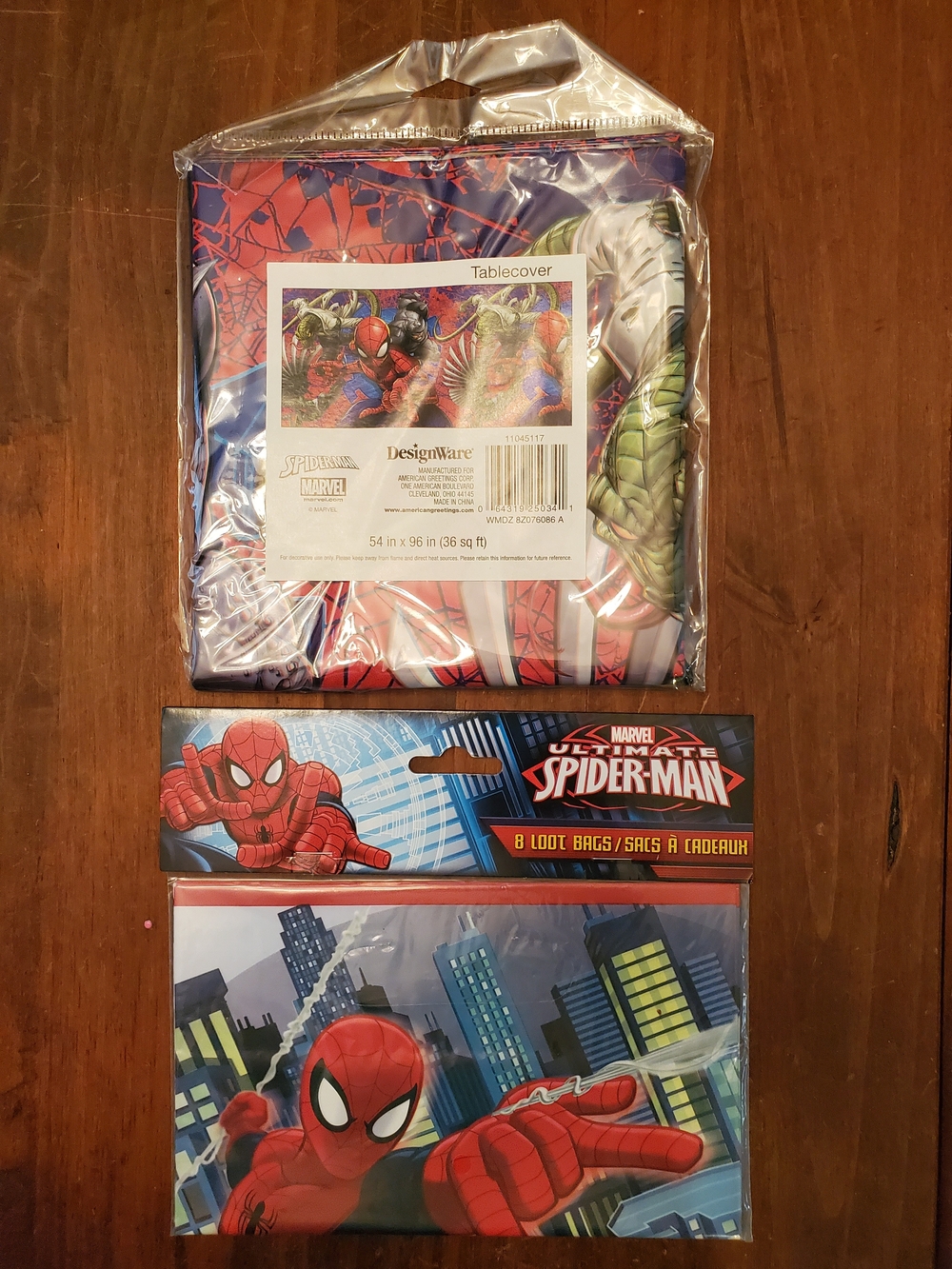 Marvel Spider-Man Red and Blue Party Tablecover & Loot Bags